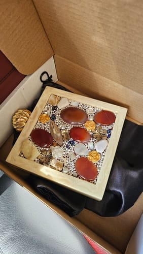 Customer photo review of Morion Resin Clutch with Quartz Stones
