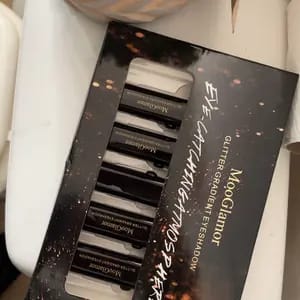 Customer photo review of Trucco Occhi Matte Doppio Colore Stick Waterproof Lunga Tenuta