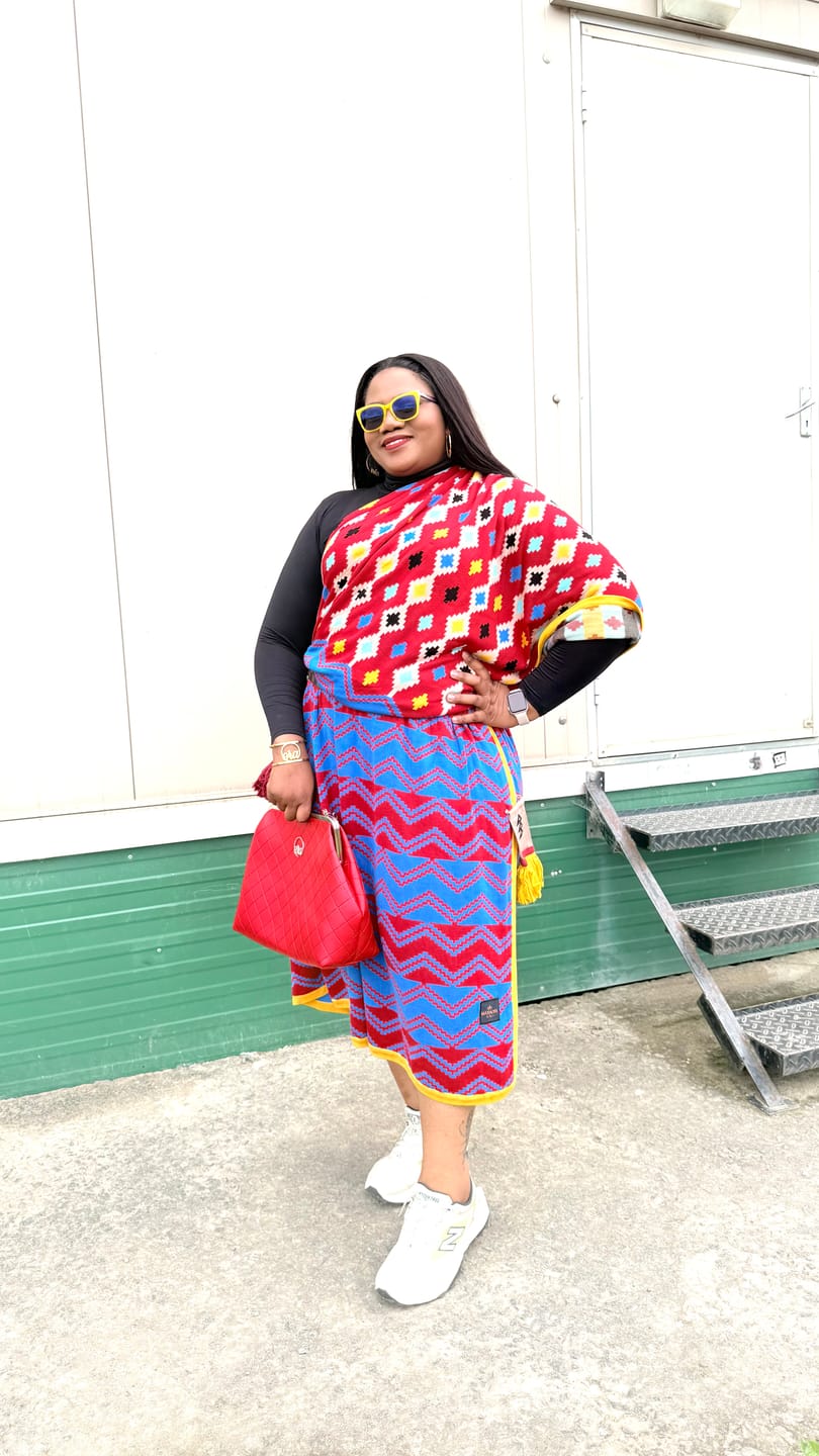 Customer photo review of ERA Oversized Kisslock Chain Bag – Red