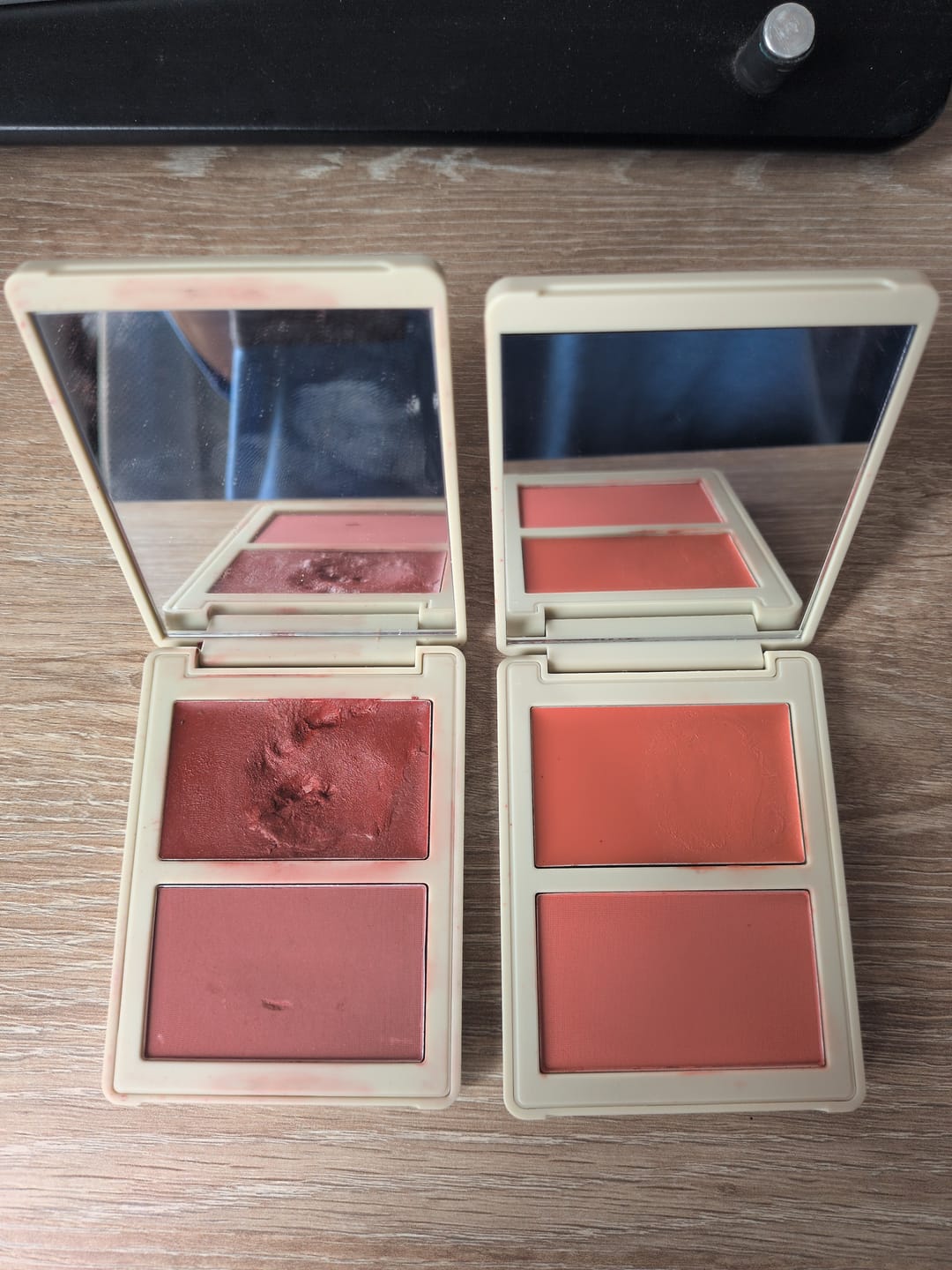Customer photo review of RUBOR EN DÚO ALLURE CREMA Y POLVO COMPACTO