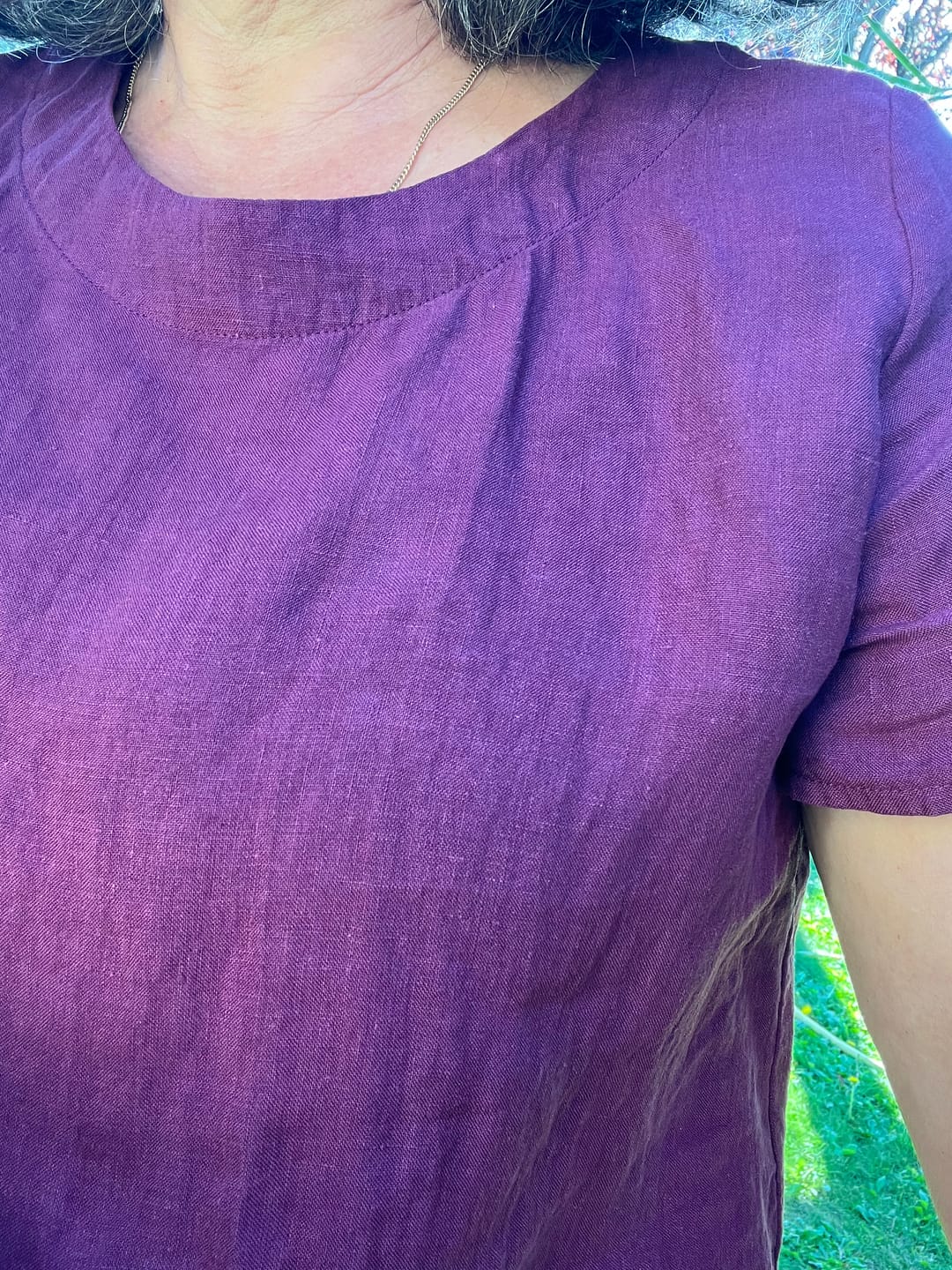 Customer photo review of Blouse Emeline en lin Lie de vin