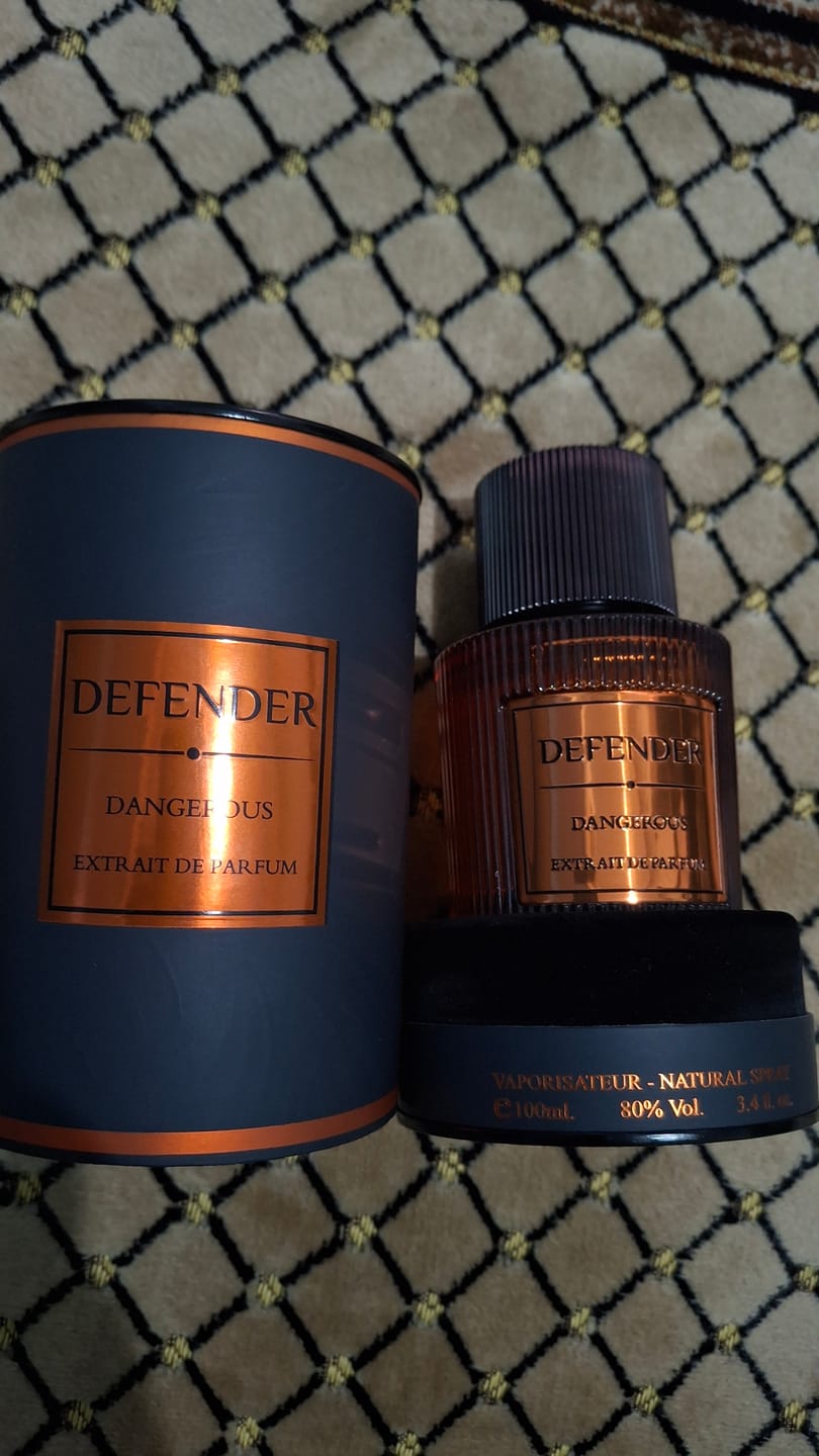 Customer photo review of DUMEL PARIS DEFENDER DANGEROUS EXTRAIT FOR MEN
