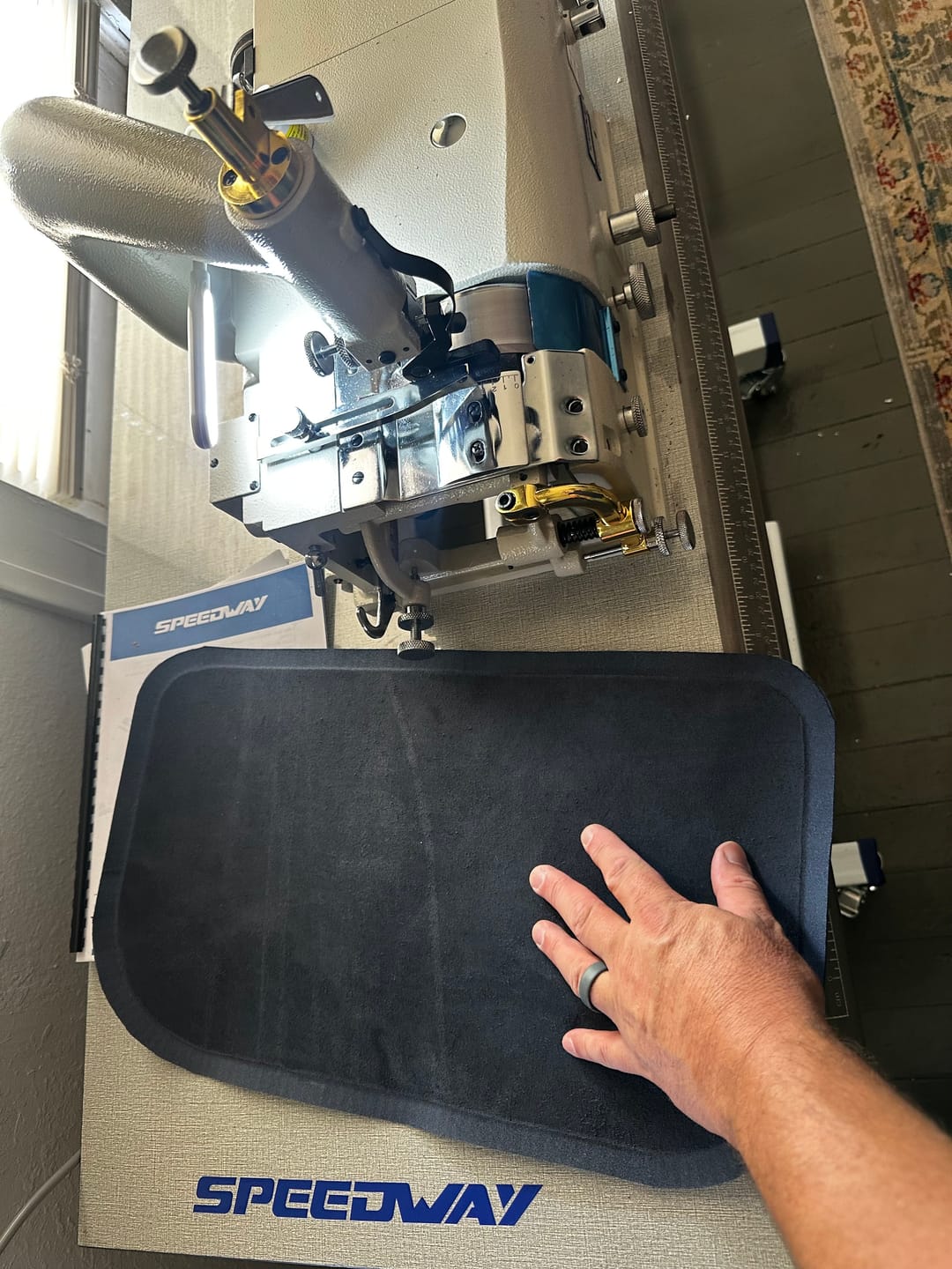 Customer photo review of SPEEDWAY SW-XYP-4 Leather Skiver with Servo Motor, Table and Stand Included