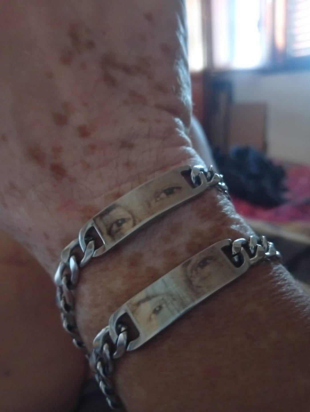 Customer photo review of Bracciale Sguardo D'Amore Unisex