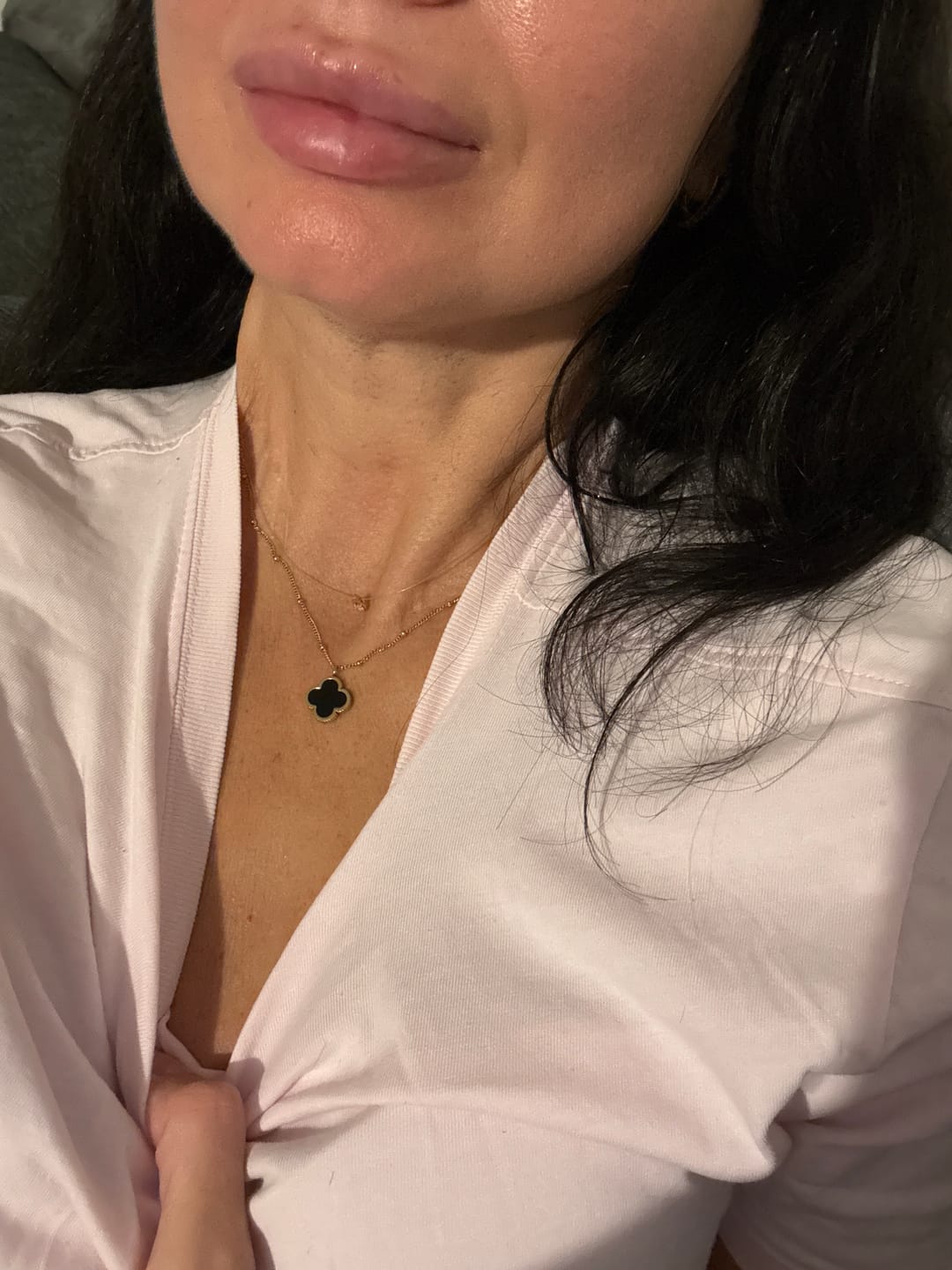 Customer photo review of Noir Lucky Leaf Kette 14K Vergoldet