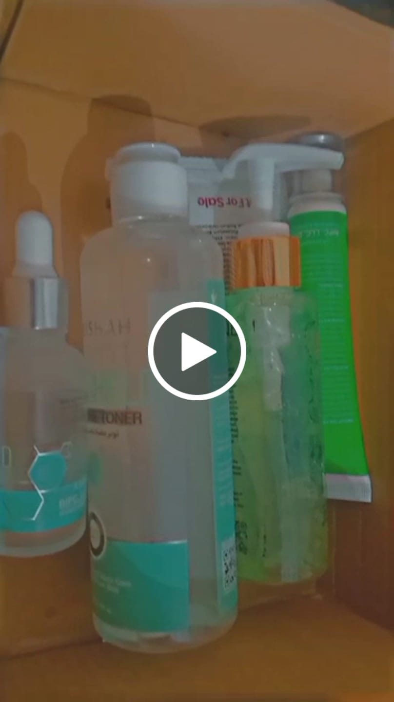 Customer video review of 4-Step Acne Control Bundle