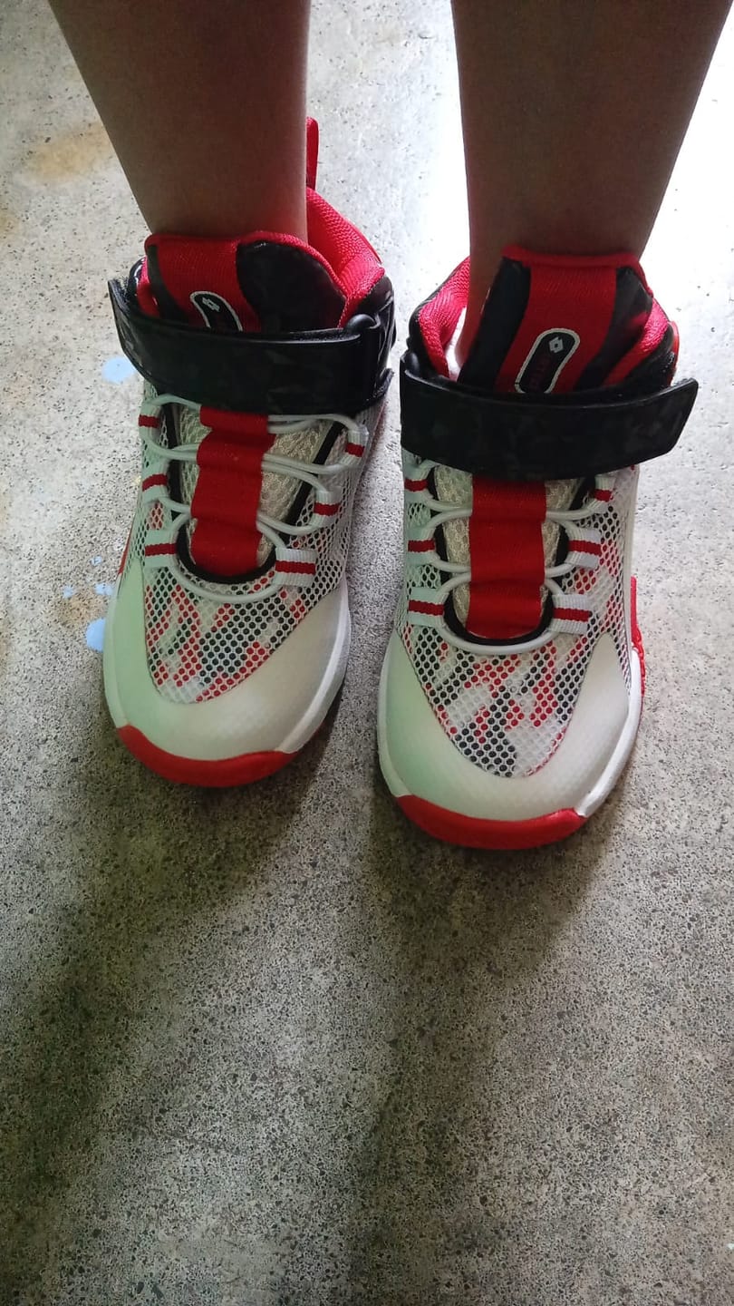 Customer photo review of Tenis Reptar Ch