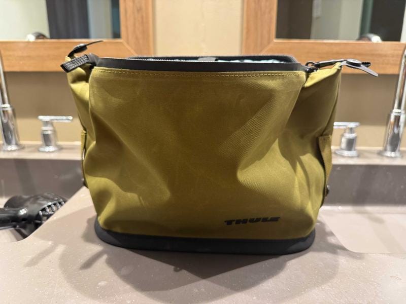 Customer photo review of Aion Toaletna Torbica – Black/Nutria
