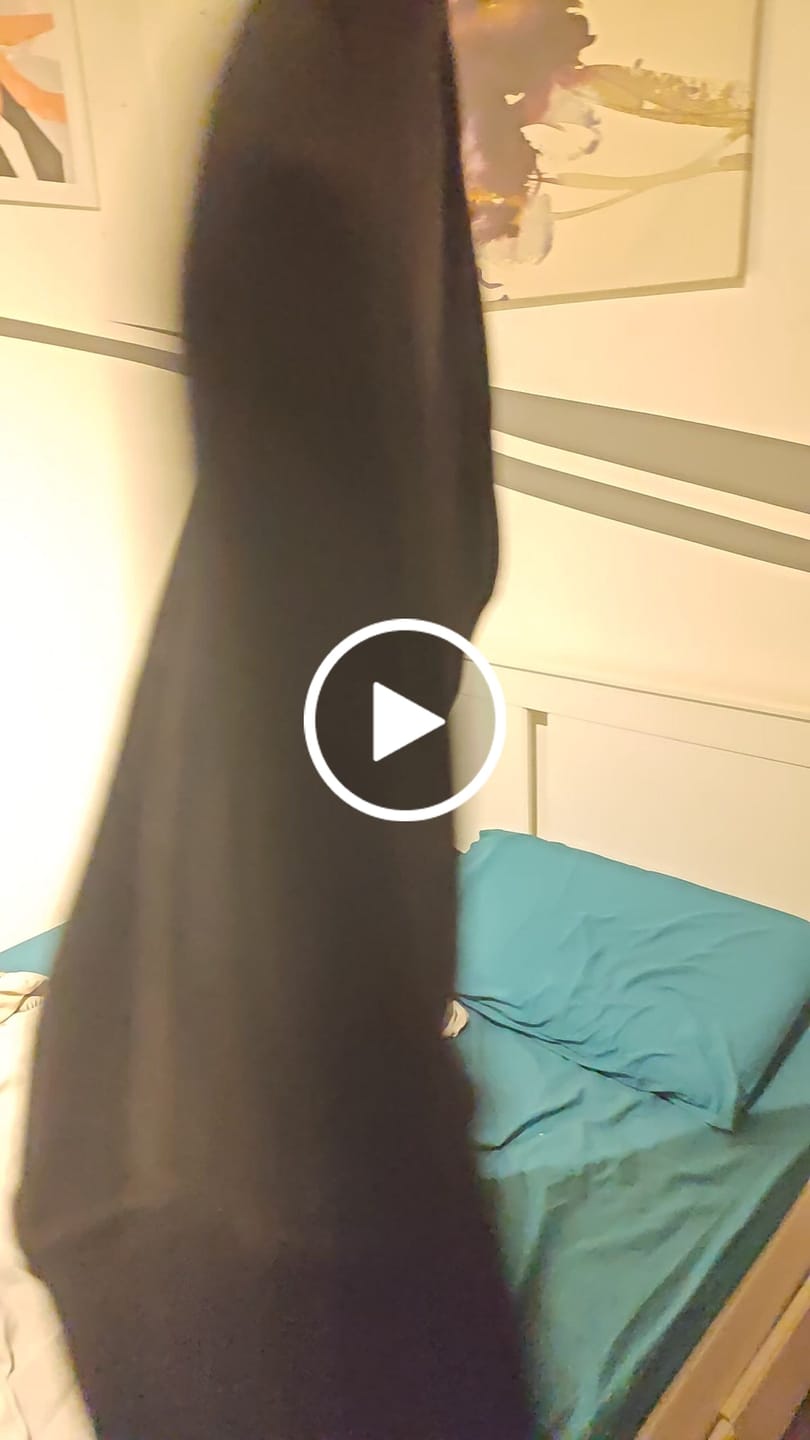 Customer video review of Zahrat Al-Mada'en - زَهرة المدائِن Crewneck (Unisex)