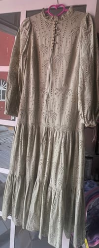 Customer photo review of Autumn Tropical Eyelet Vestido 723088