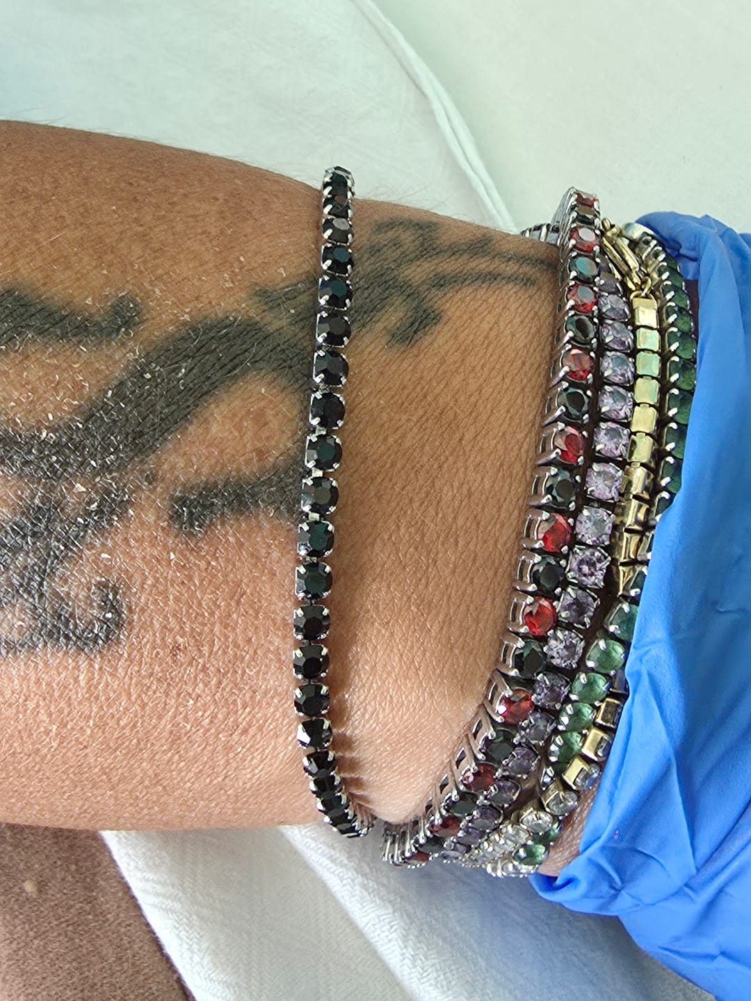 Customer photo review of Bracciale Tennis con Zirconi Neri 3 mm