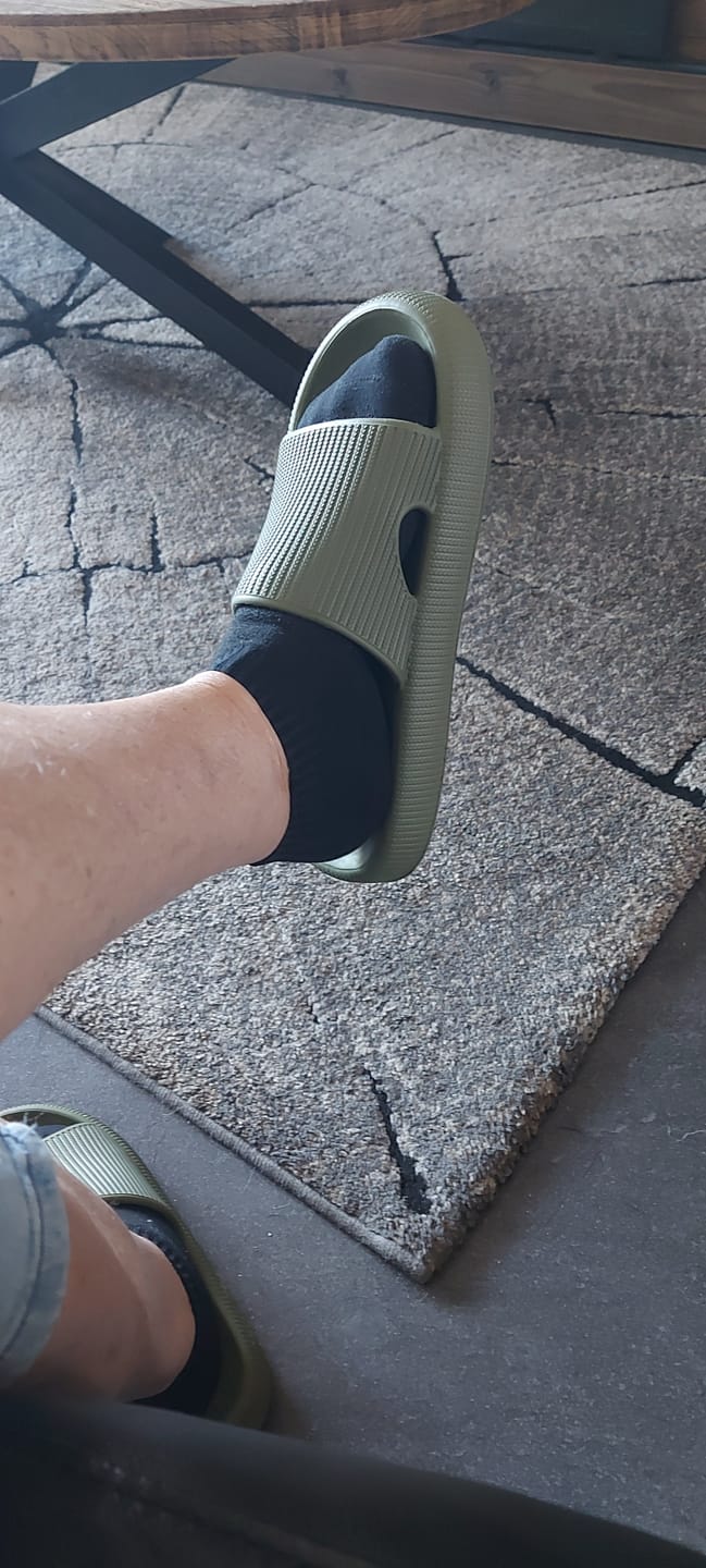 Customer photo review of HappyFlops Original Drop 002