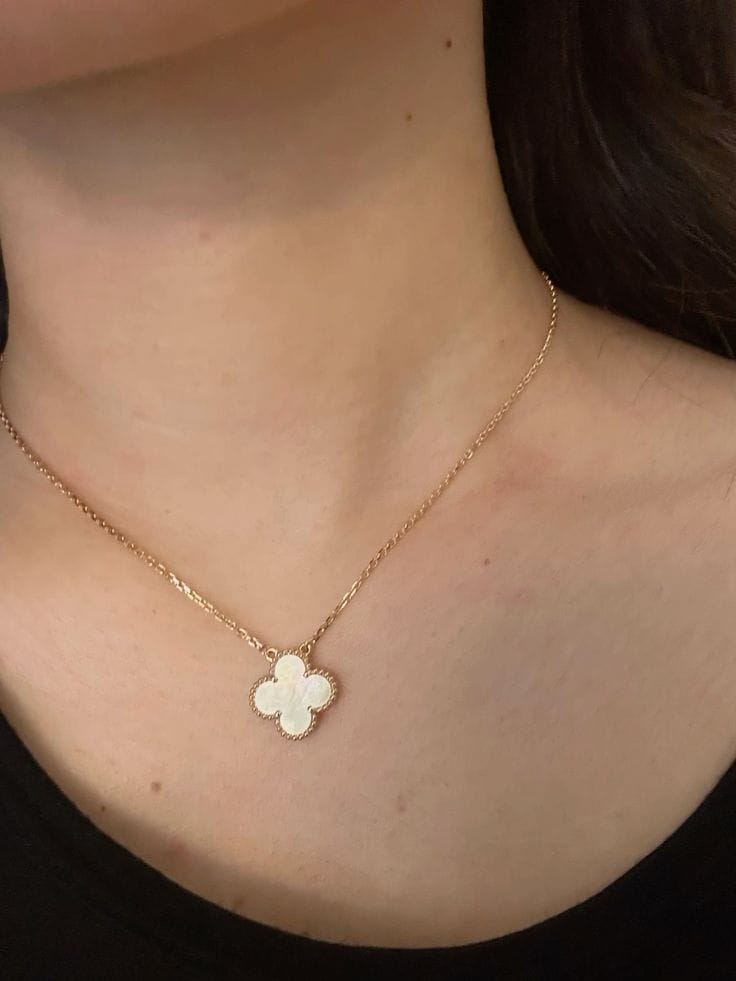 Customer photo review of Clover Leaf Pendant Necklace in 18K Gold Plated Silver