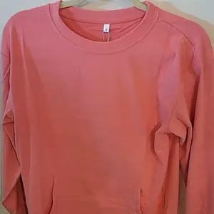 Customer photo review of Norvello™ Pocket Crewneck