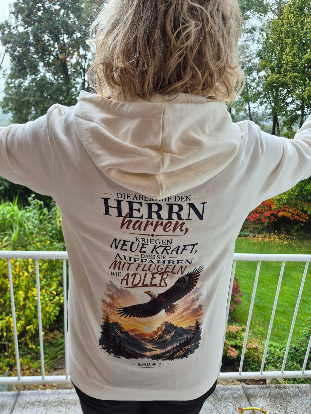 Customer photo review of Jesaja 40,31 – Adler | Bio-Superflausch-Hoodie