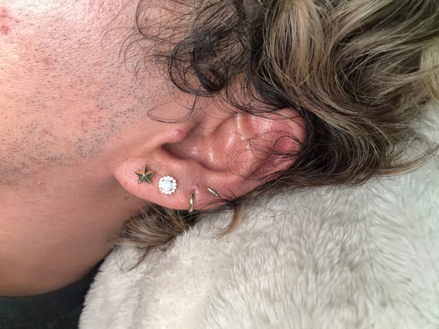 Customer photo review of Broquel Oro 14k