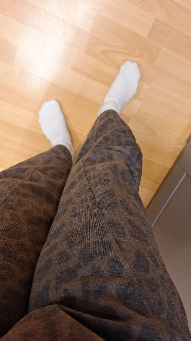 Customer photo review of Stylische Barrel Hose LEO MYSTIQUE dark leo mit Tunnelzug