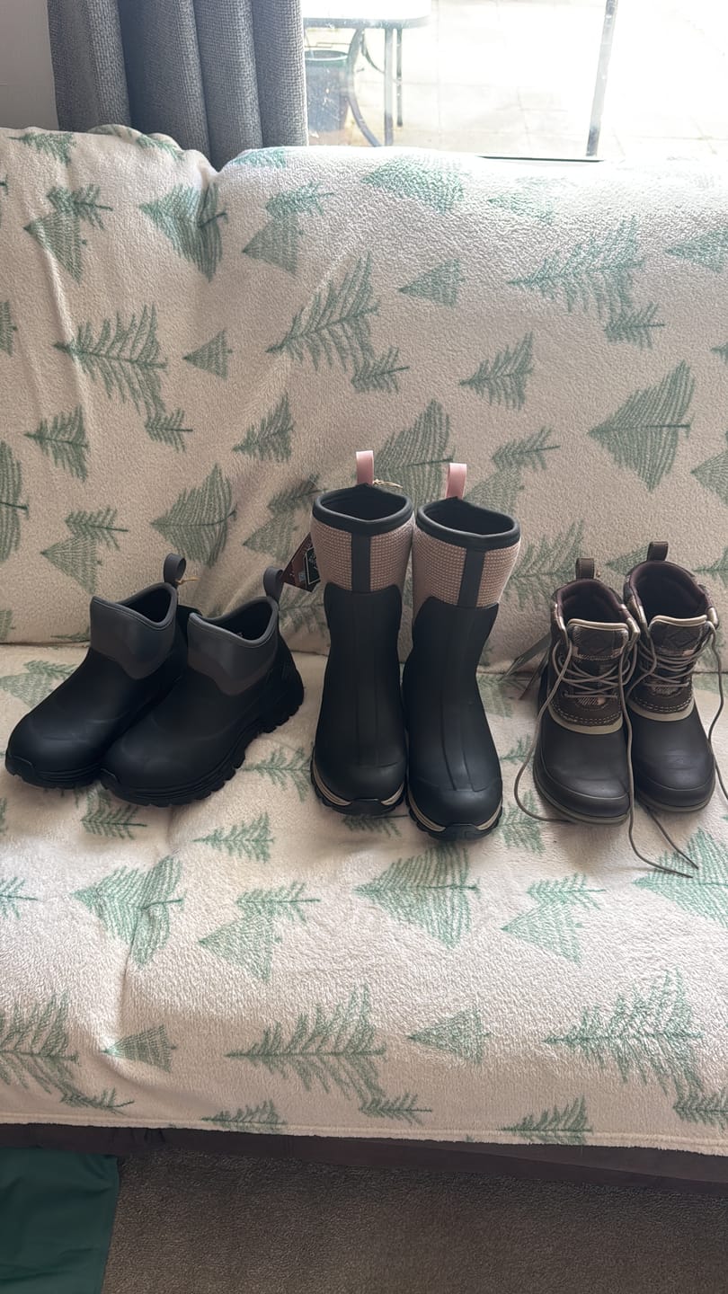 Customer photo review of Women's Arctic Sport II Short Boots