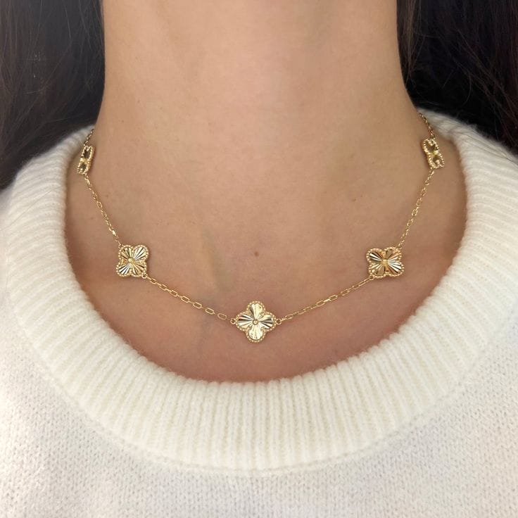 Customer photo review of Clover Leaf Necklace, 925 Silver, 18K Gold Plated, 10 Motifs
