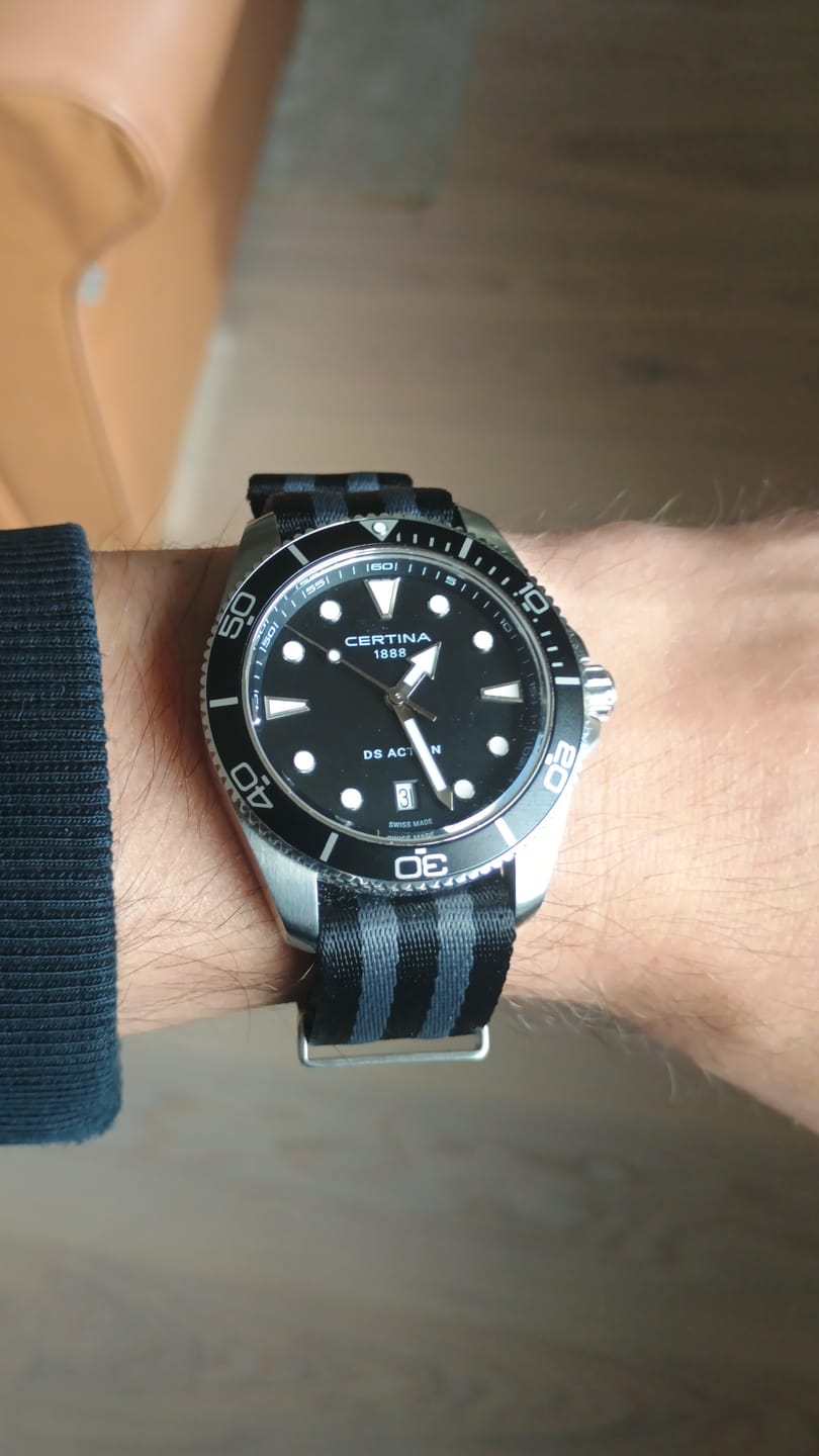 Customer photo review of Bond Premium Nylon Watch Strap