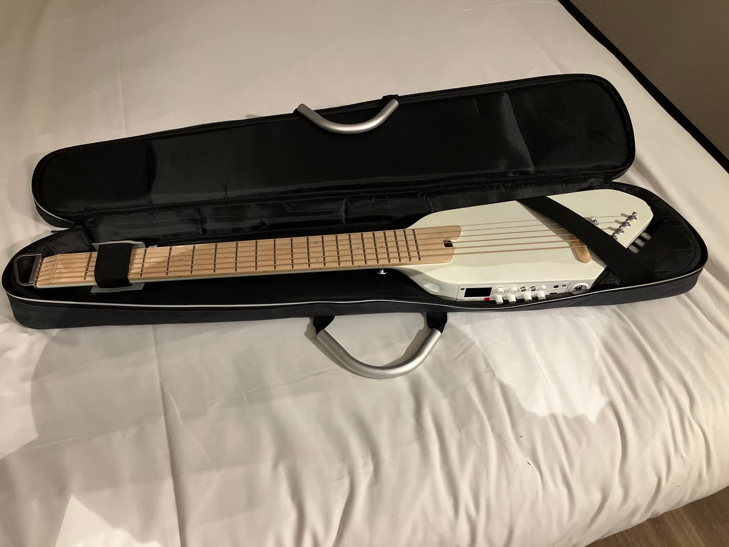 Customer photo review of Donner HUSH I PRO Electro-Acoustique Guitare Voyageuse