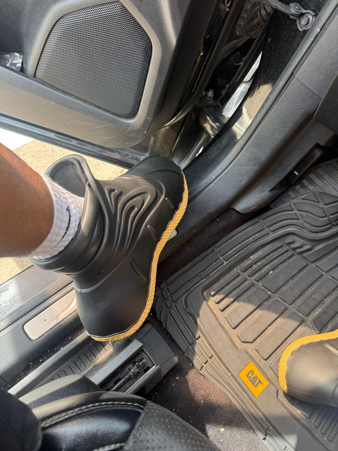 Customer photo review of DUCK BOOT - BLACK