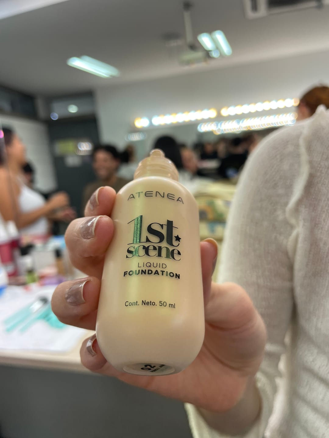 Customer photo review of BASE DE MAQUILLAJE LÍQUIDA 1ST SCENE