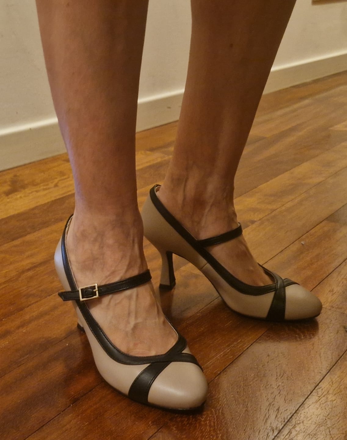 Customer photo review of Pull Nude mary jane  in nappa cipria con tacco 8 cm  artigianale pugliese