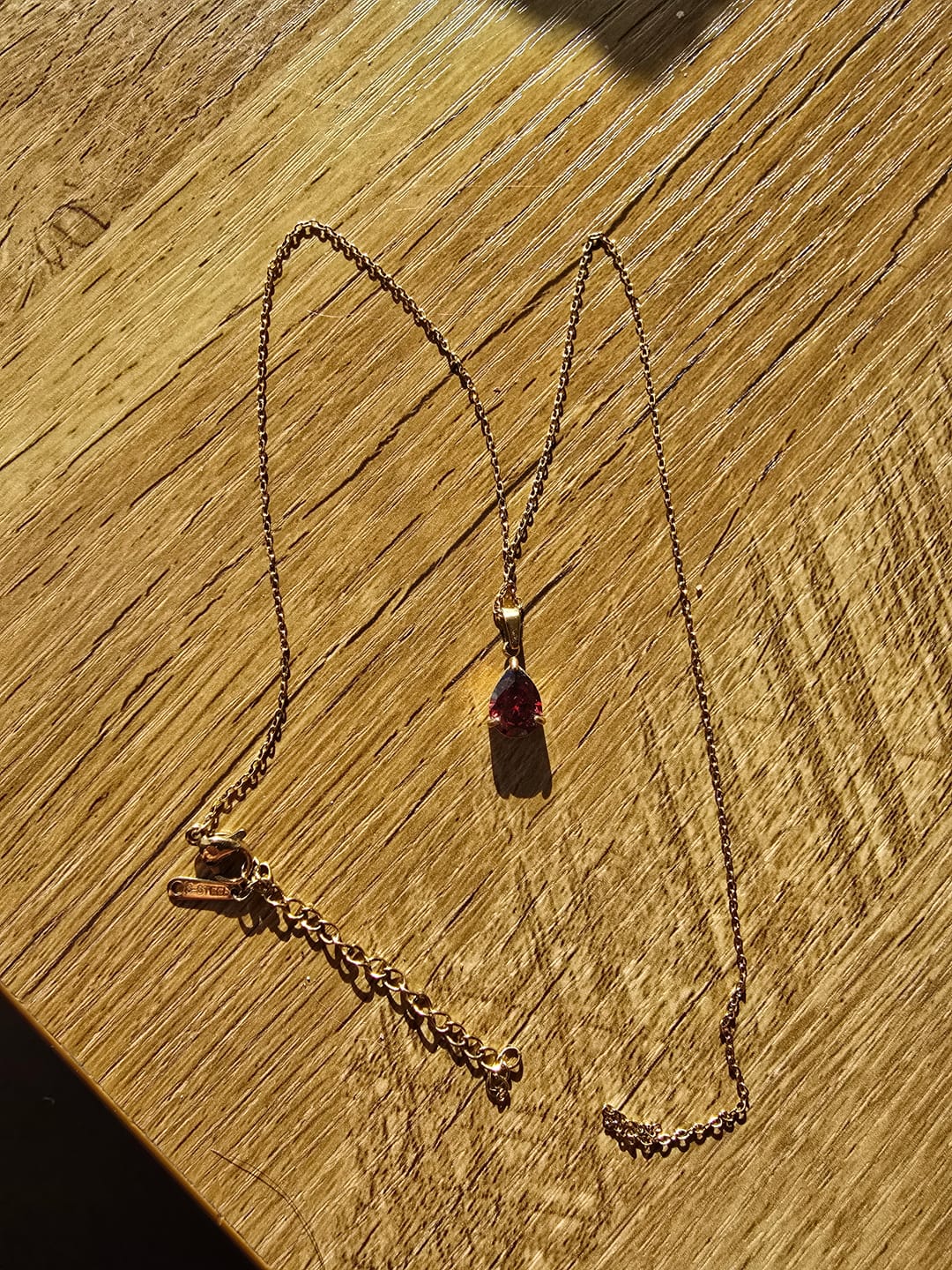 Customer photo review of Rubin Halskette - 14K Goldkette
