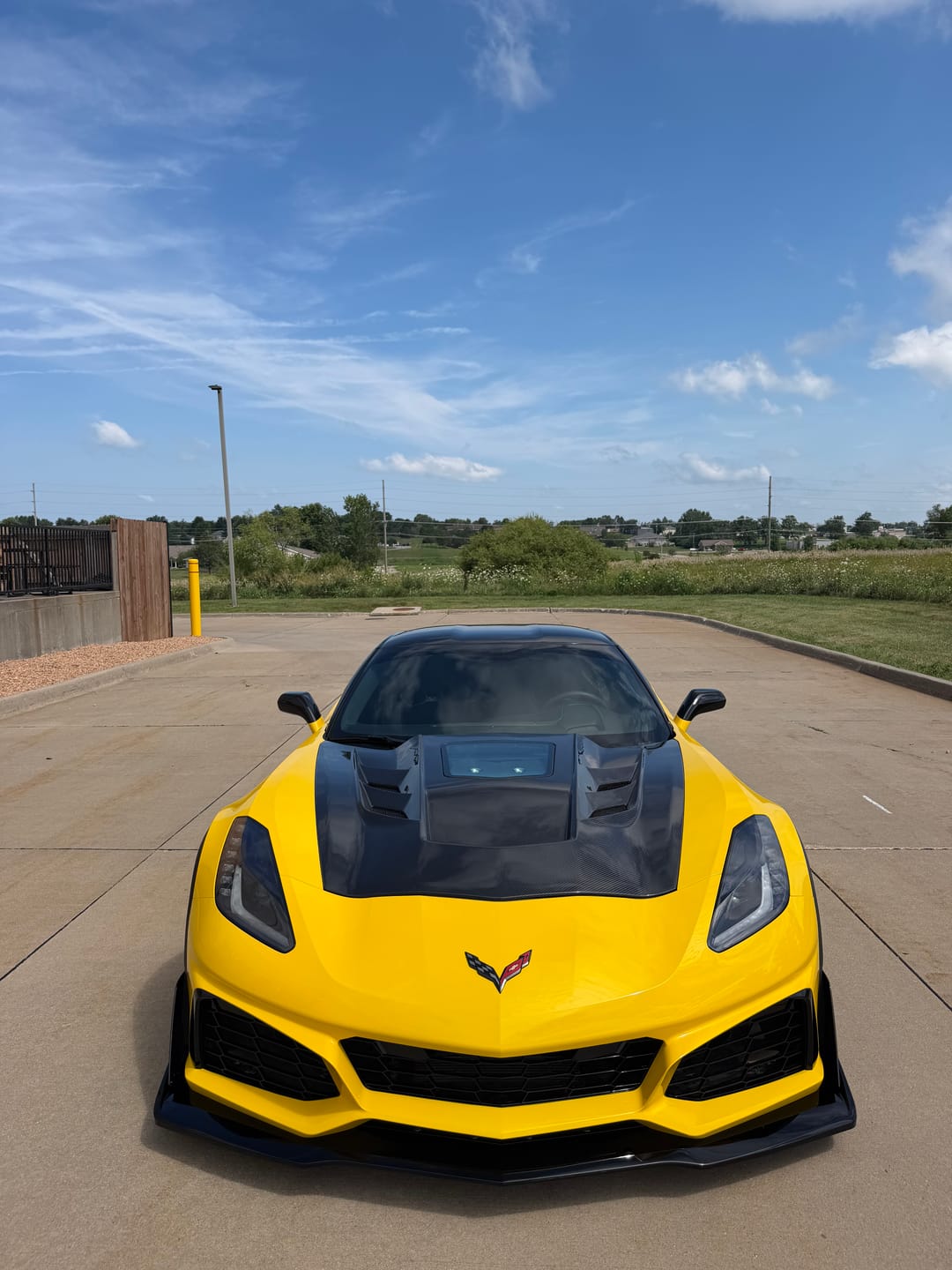 Customer photo review of 2014-2019 Corvette C7 Type-VS1 Double Sided Dry Carbon Fiber Vented Style Hood W/ Window For Stingray, Z51, Grand Sport, Z06