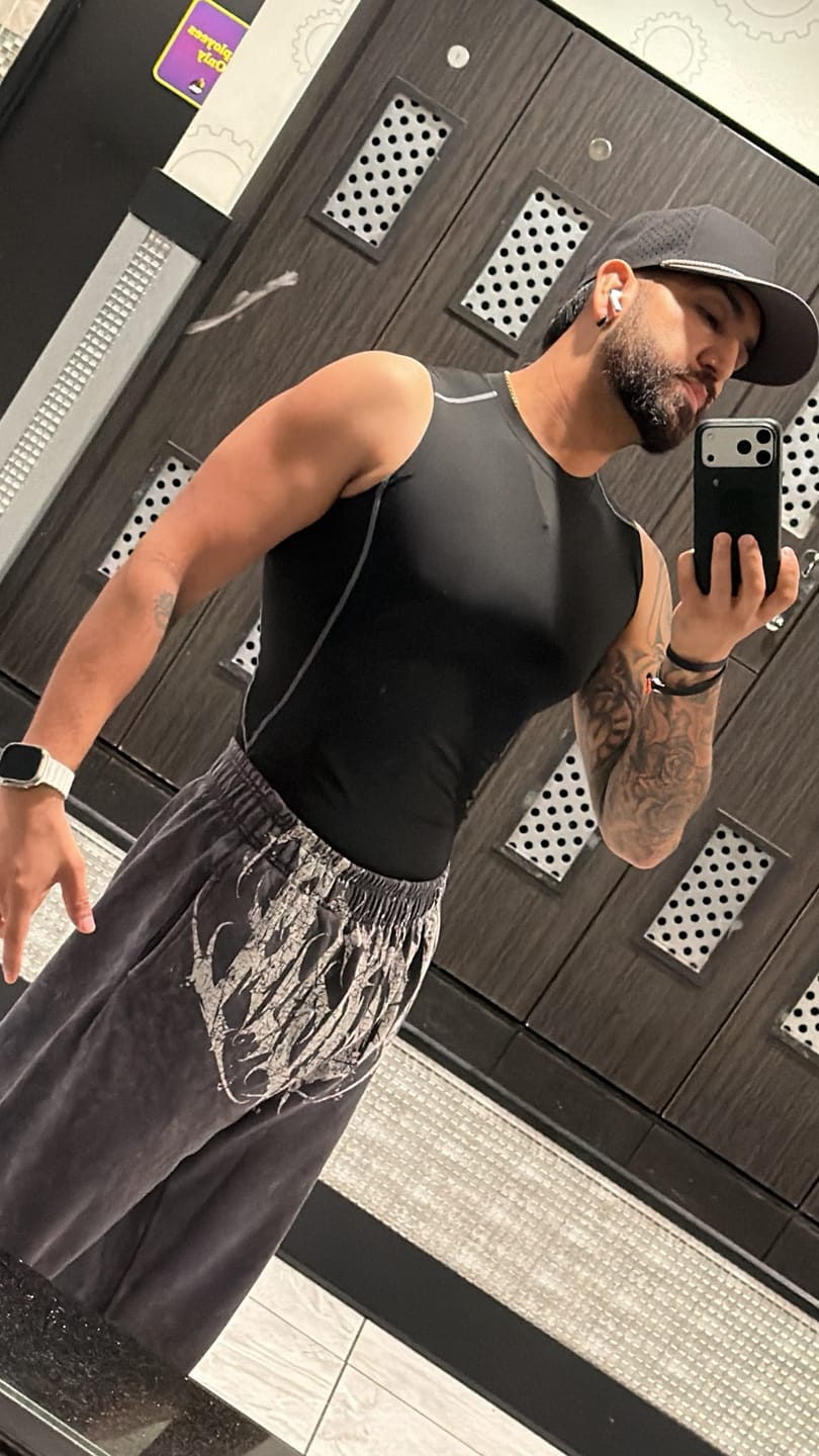 Customer photo review of 2079 - Dark Wave Joggers