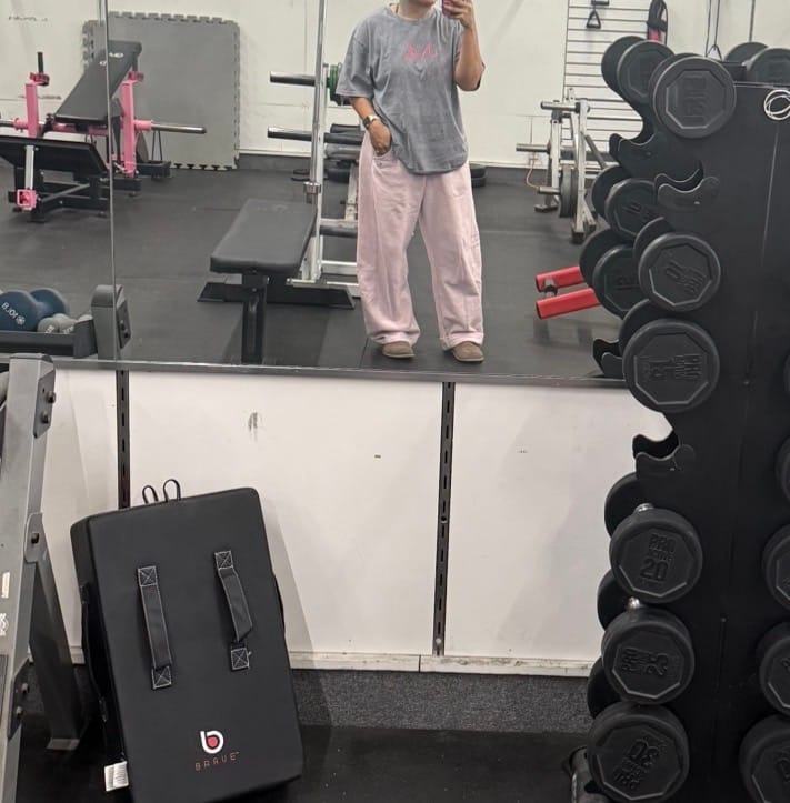 Customer photo review of W2255 - Studio Edit Barrel Jogger