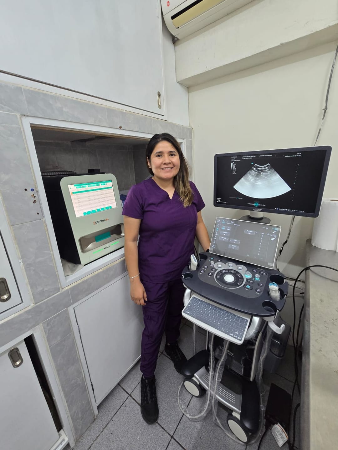 Customer photo review of Ultrasonido de gabinete para uso veterinario VETUS 50 - Marca Mindray Animal Medical