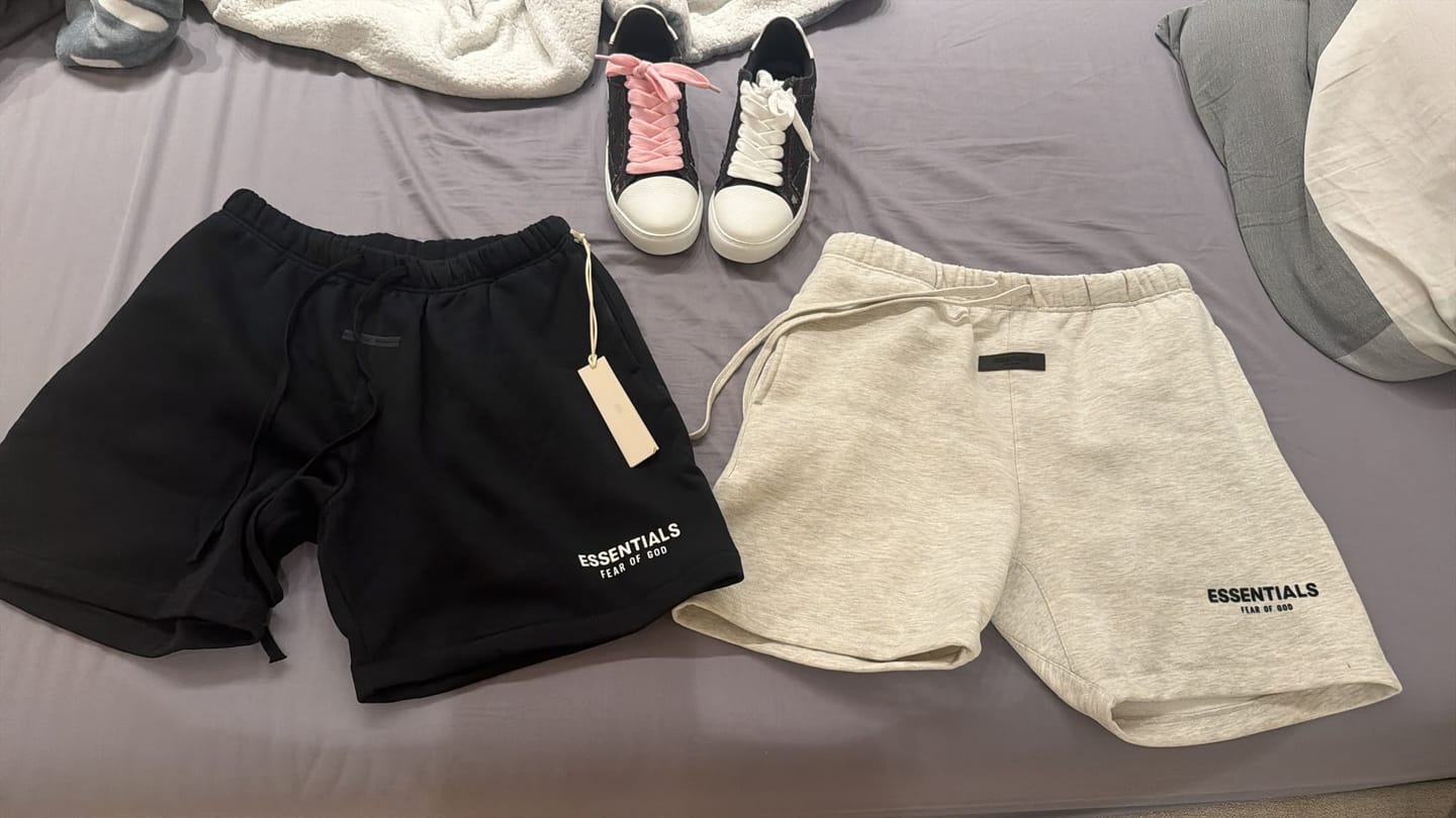 Customer photo review of ESSENTIALS | מכנס קצר לבן