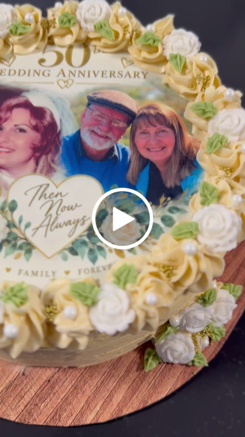 Customer video review of 20 cm Pre-cut Circle Custom Edible Icing Image
