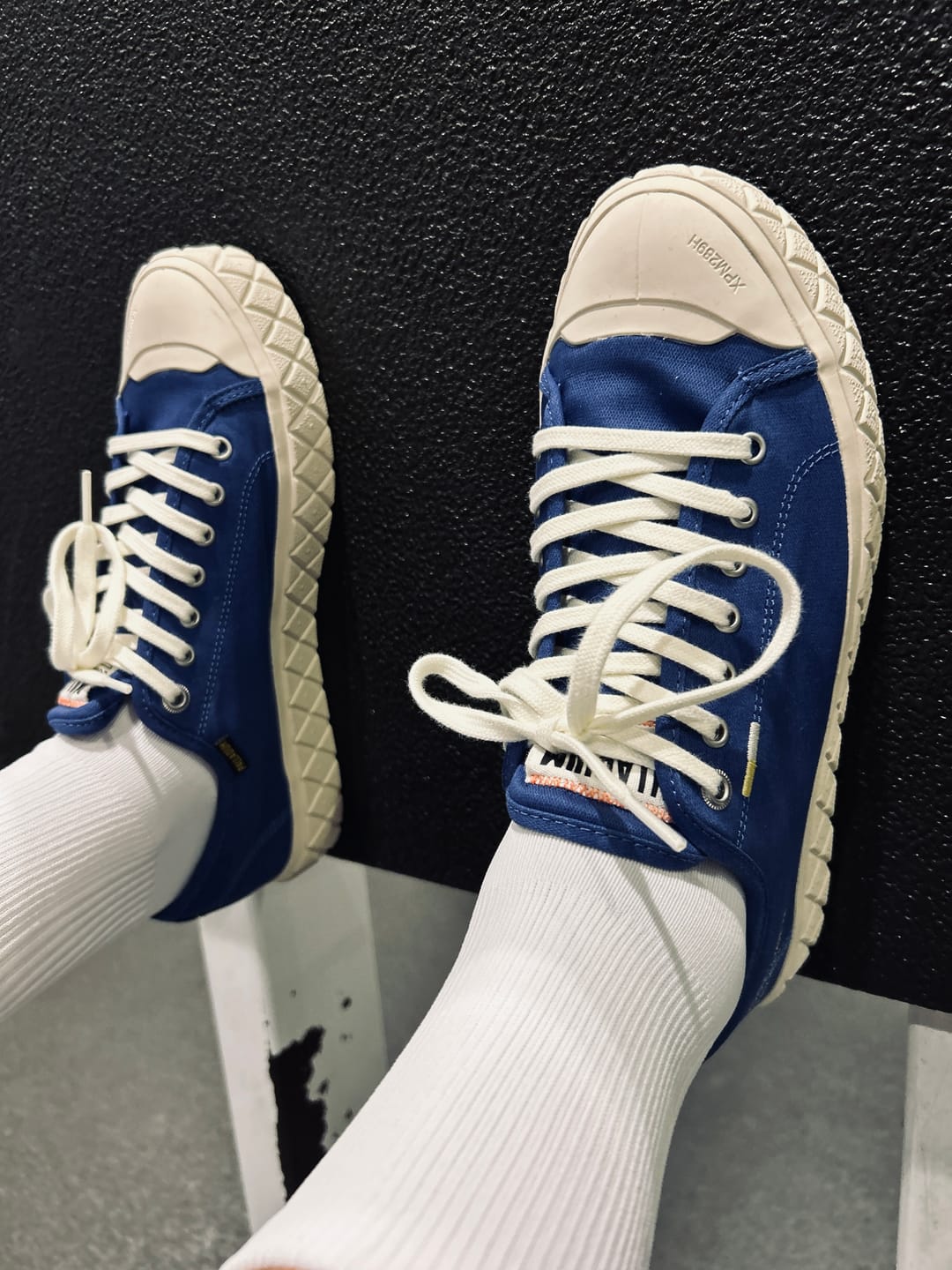 Customer photo review of 74447-484-M | PALLA ACE CVS ORG | RETRO BLUE