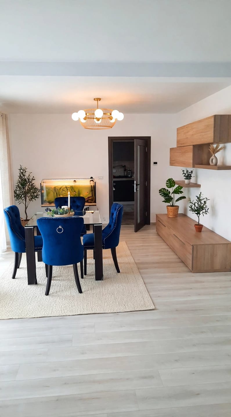 Customer photo review of Scaun dining clasic MIYA, albastru/negru, stofa catifelata/lemn, 54x60x100 cm