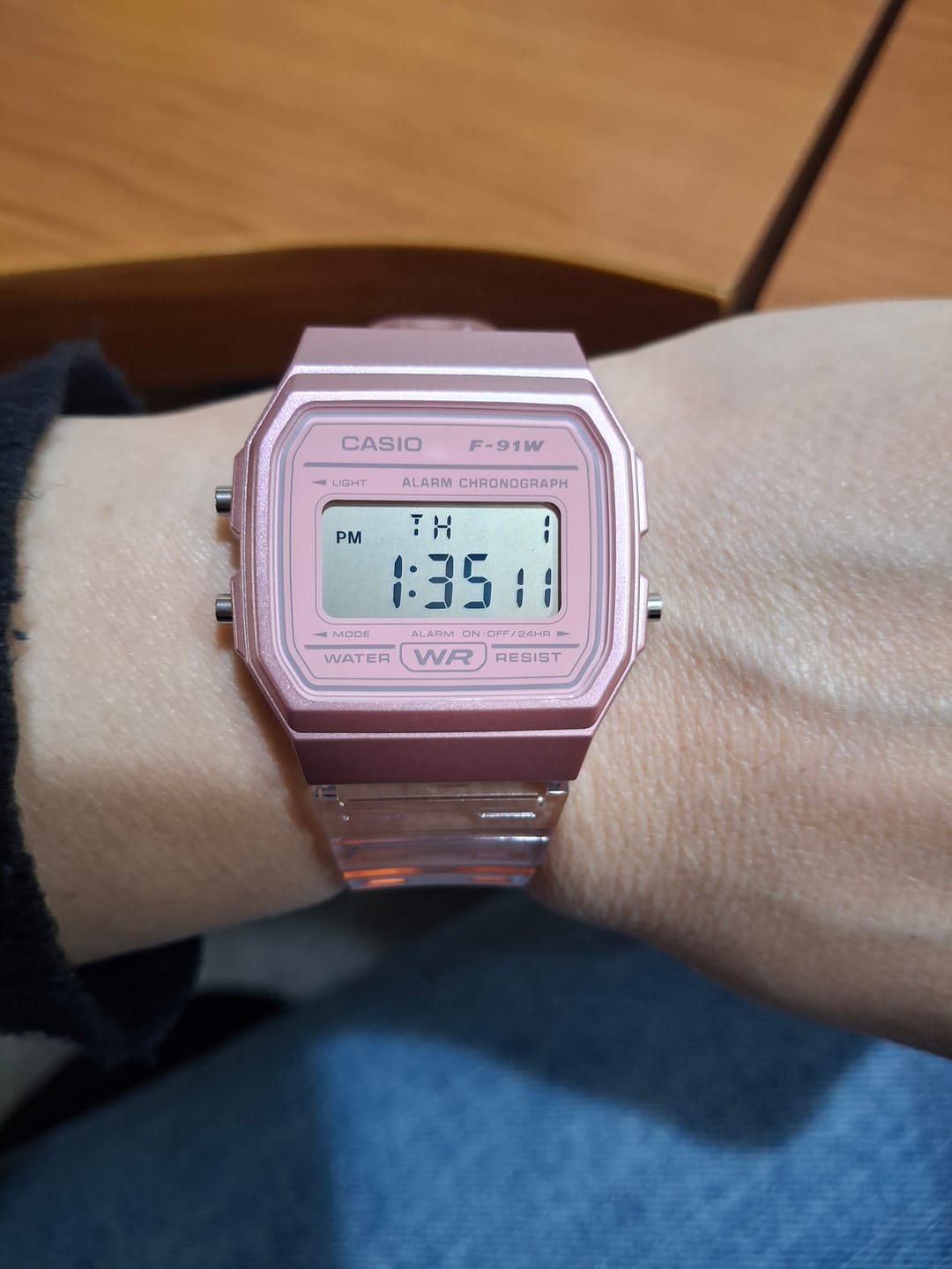 Customer photo review of Reloj Casio Vintage F-91WS-4 Rosado Transparente