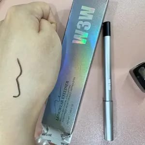 Customer photo review of Lunga Tenuta Matita Occhi Impermeabile Nero Intenso Resistente