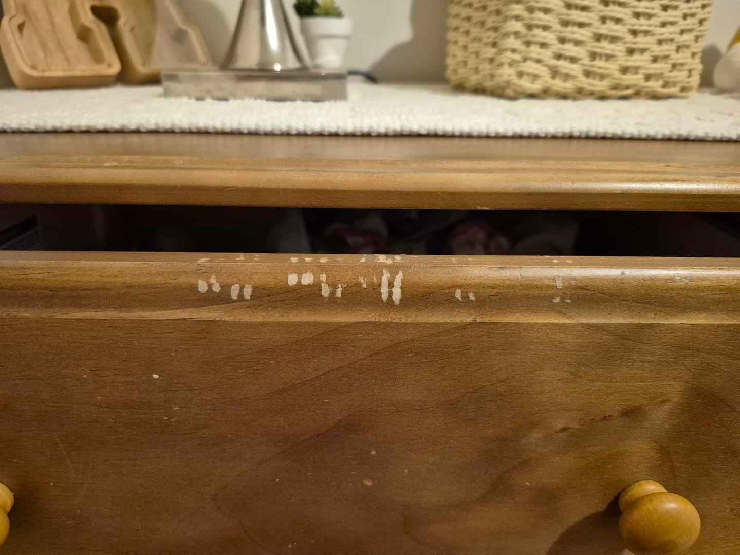 Customer photo review of Mastic à bois Aquelie pour fissures et trous