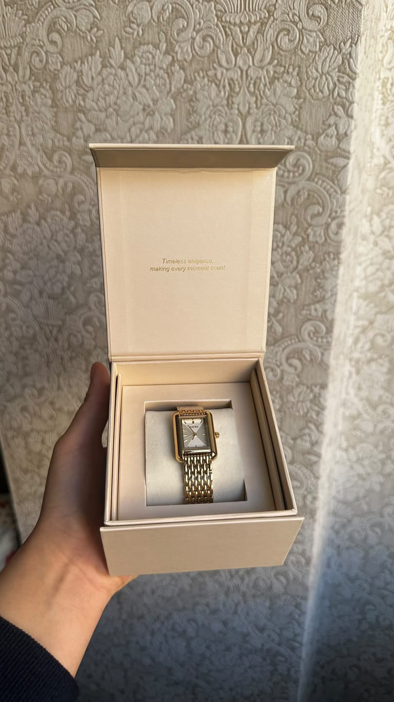 Customer photo review of Olivia Gold White