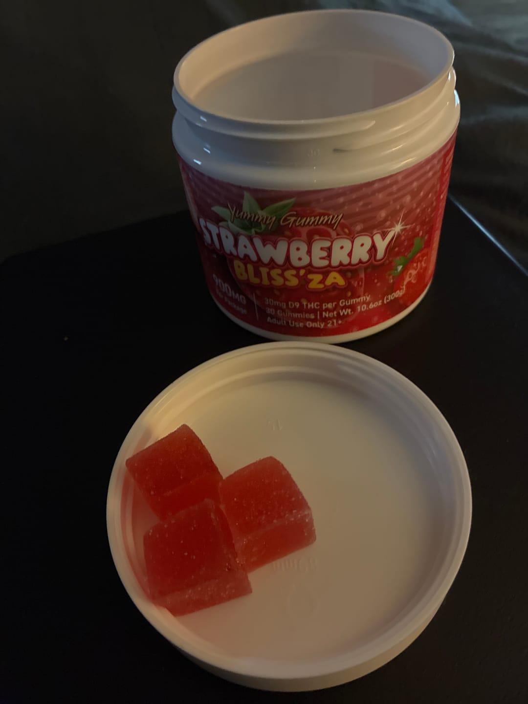 Customer photo review of 900MG Yummy Gummy D9