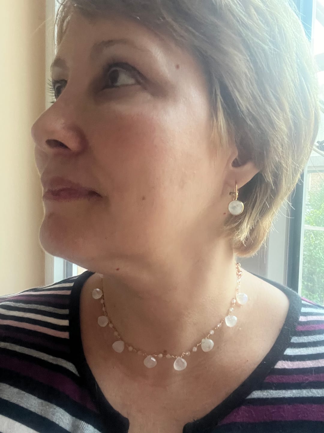 Customer photo review of Le Courtil — collier pierre de lune et chaîne dorée