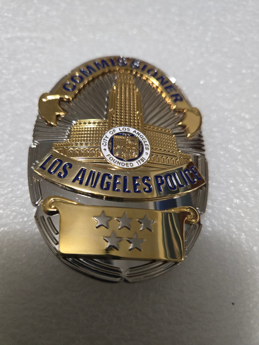 Customer photo review of LAPD Los Angeles Police Commissioner Badge Solid Copper Replica Movie Props With Five Stars