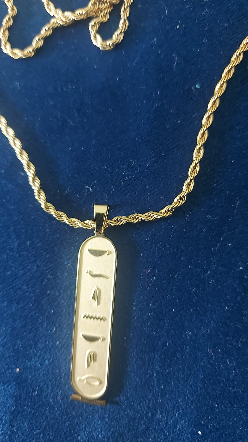 Customer photo review of Collier Personnalisé Hiéroglyphes Égyptiens