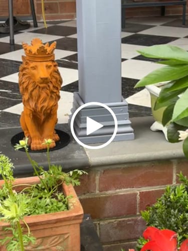 Customer video review of King Balthazar French Provincial Crowned Lion Statue, Natural Rust Cast Iron 31cm