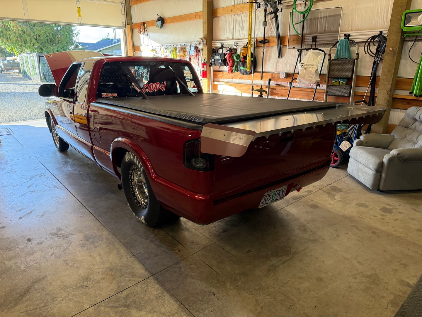 Customer photo review of Motion Raceworks 1994-04 2nd Gen S10 / Sonoma 15" Strutless Drag Wing 31-120