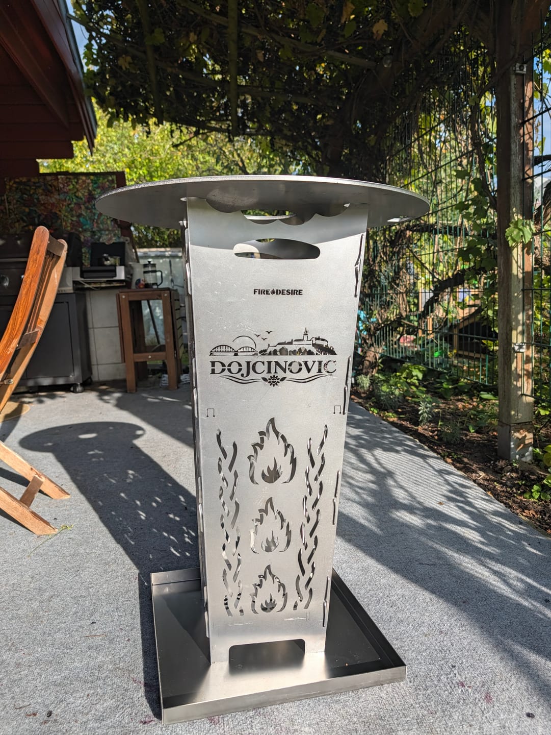 Customer photo review of Personalisierter Feuerkorb FireDesire Grill Pro 80cm + Grillplatte + Ascheschale