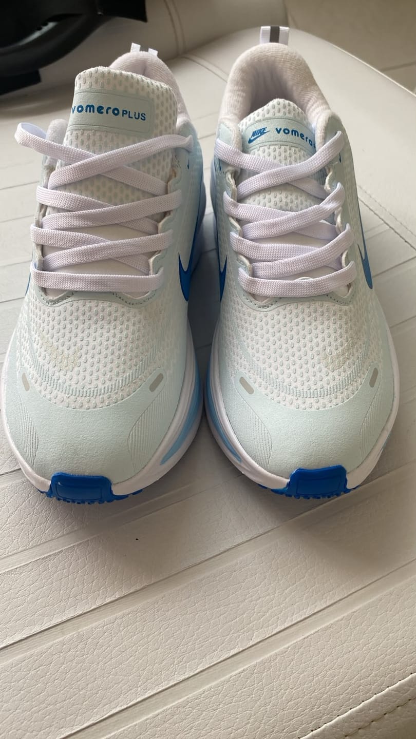 Customer photo review of NIKE VOMERO PLUS - DAMA