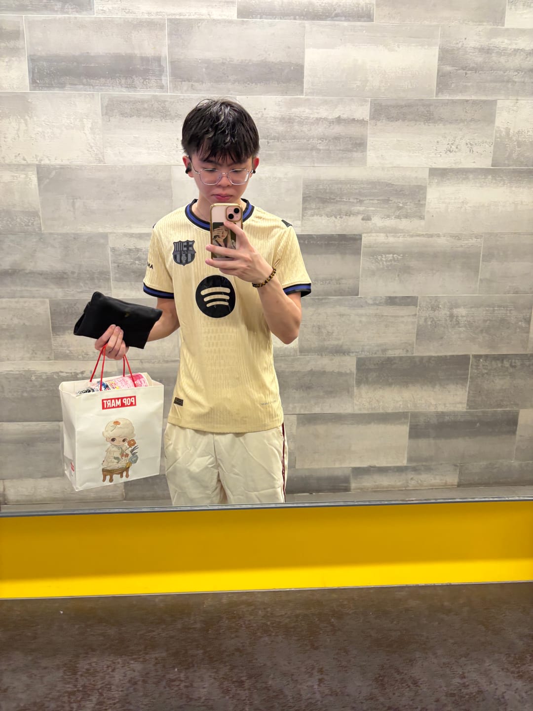 Customer photo review of Itzy Barcelona Jersey // Beige